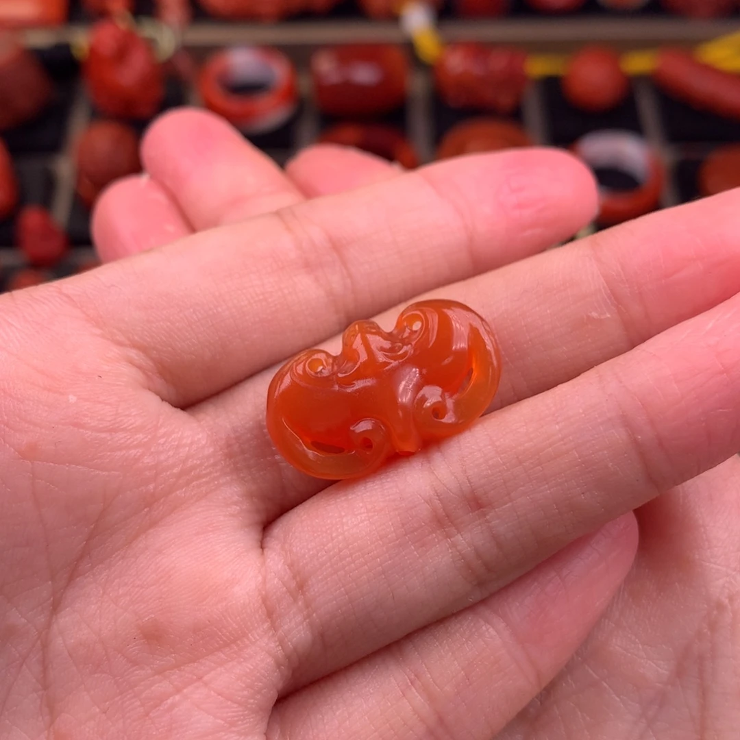 南红玛瑙未镶嵌蝙蝠背云23+