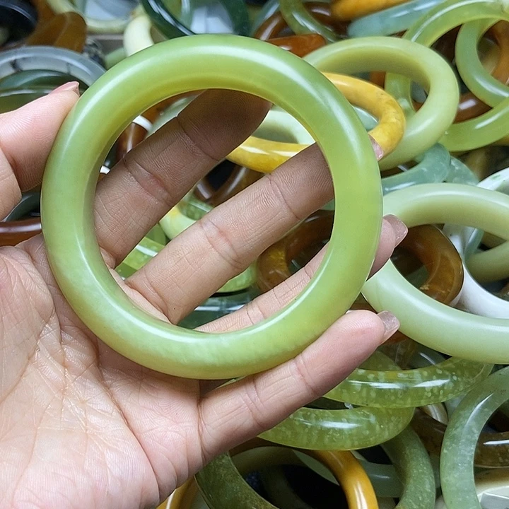 执***生未镶嵌手镯透闪石质玉