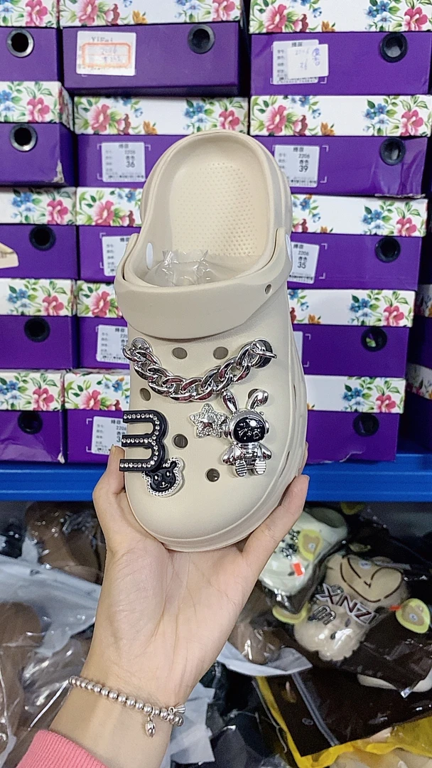 芊亿推荐时尚个性洞洞鞋2501W-6