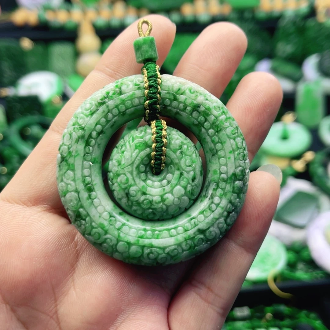 翡翠未镶嵌颈饰吊坠