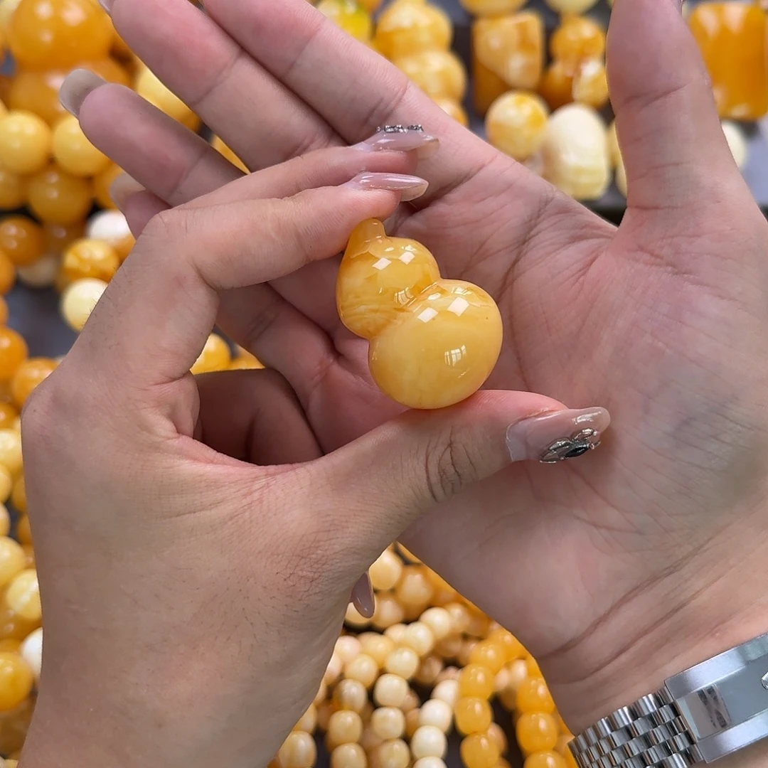 蜜蜡未镶嵌珠宝奇石