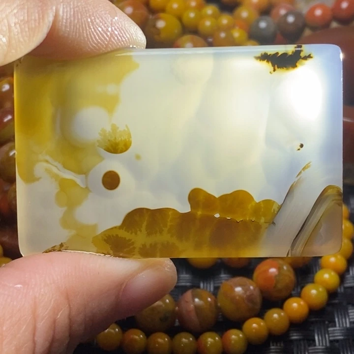 玛瑙/玉髓颈饰未镶嵌该****。