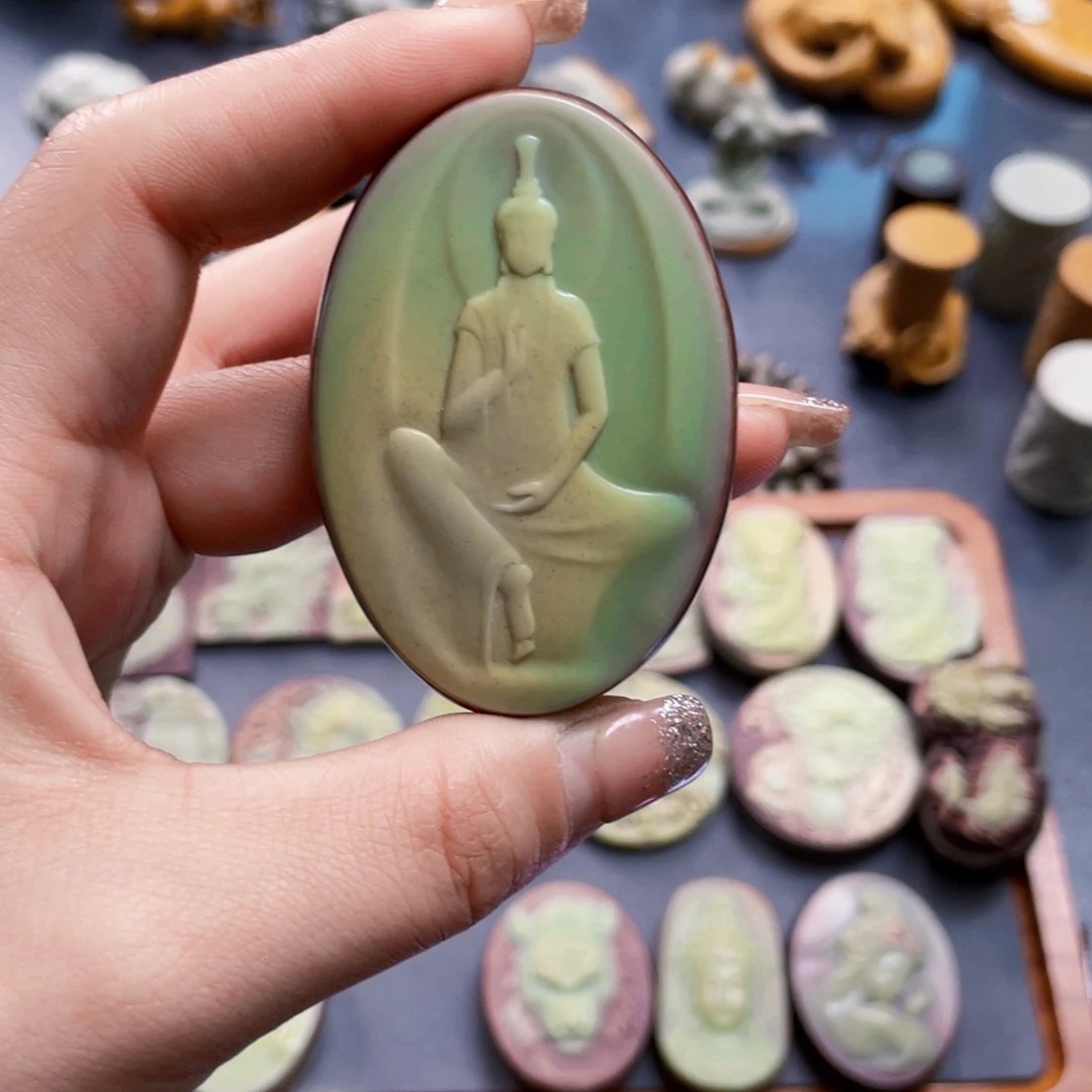 用****4无相紫袍玉手工雕刻