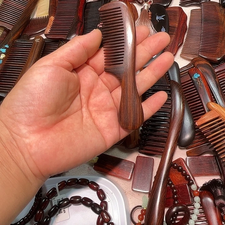 ****高香榧木红木小梳子