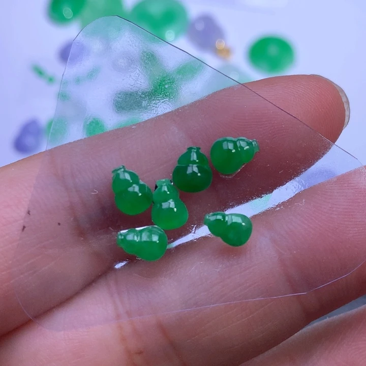未镶嵌挂件翡翠翡翠一手阳绿葫芦