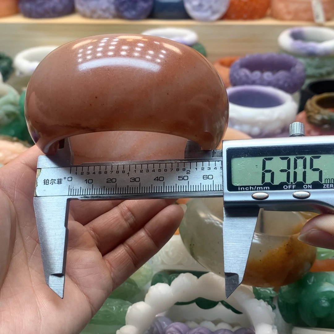 未镶嵌手镯石英质玉