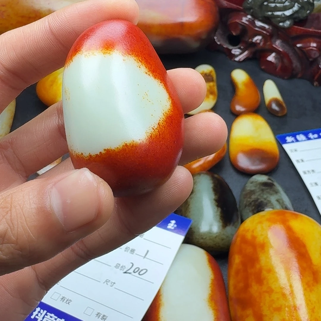 无***剑和田玉未镶嵌颈饰