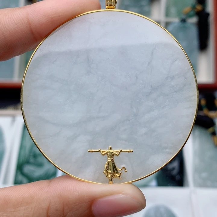 翡翠未镶嵌颈饰平安扣