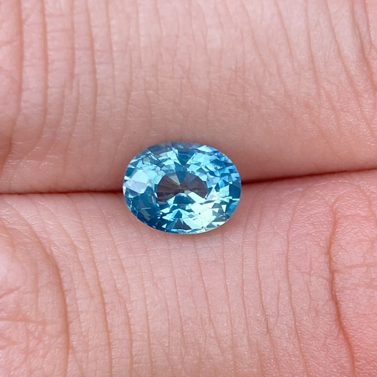 自然光达芬奇色蓝宝石1.5克拉