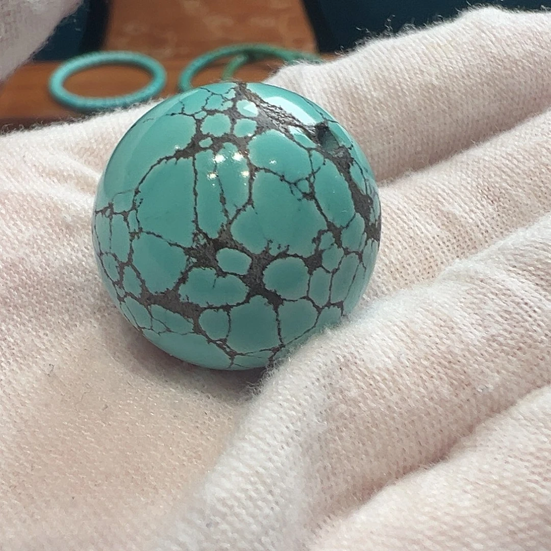 绿松石未镶嵌颈饰