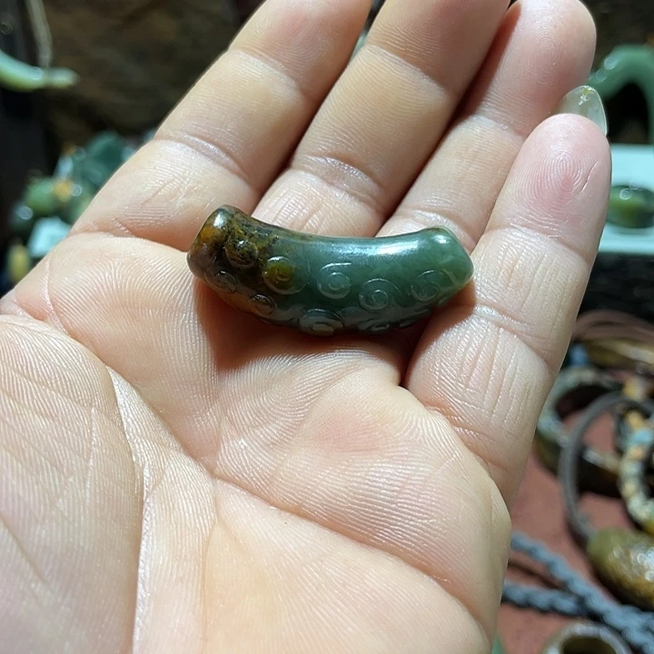 修***水岫岩河磨玉（透闪石质玉）未镶嵌挂件
