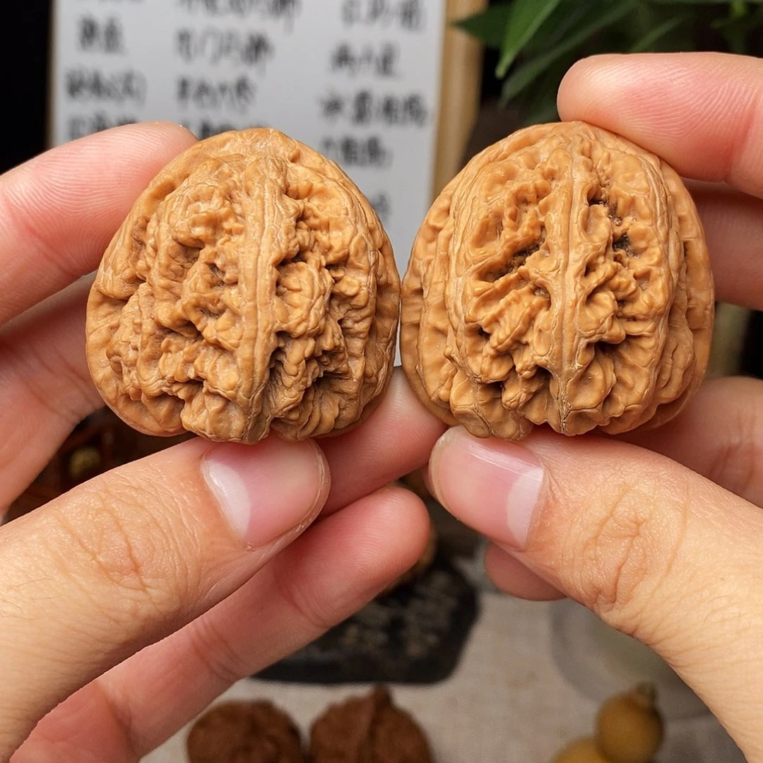 文玩核桃吊坠大粗筋