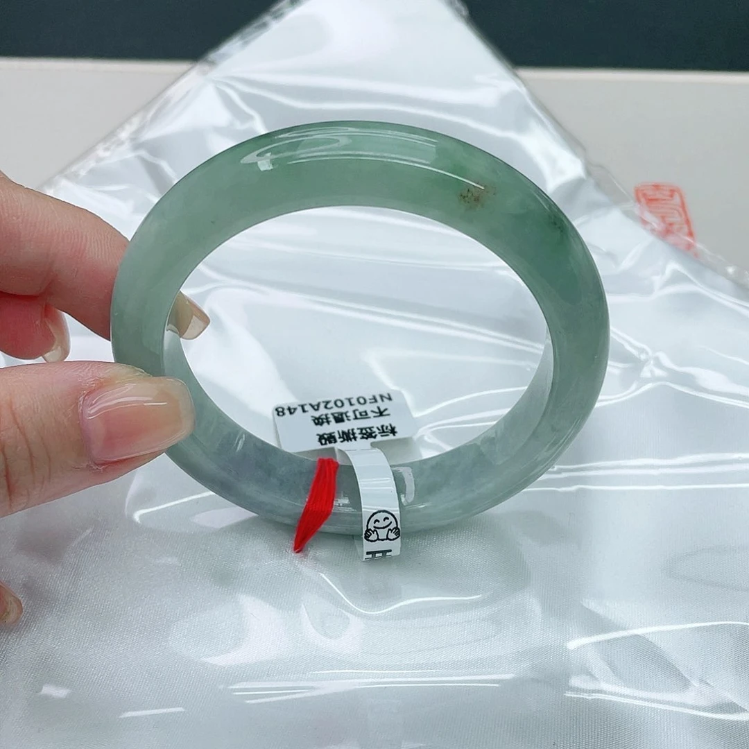 翡翠手镯未镶嵌正56.7