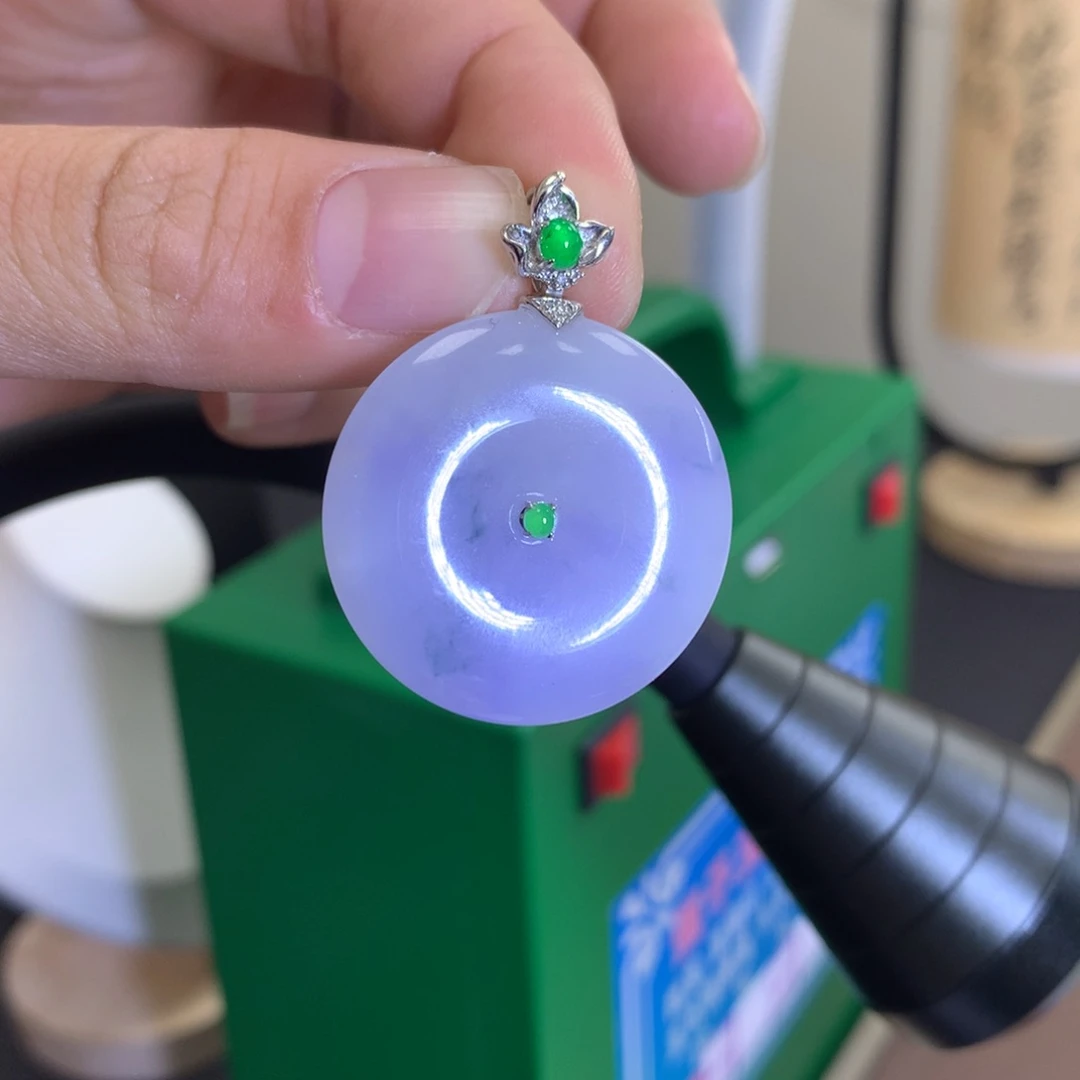 翡翠颈饰18K金镶嵌翡翠