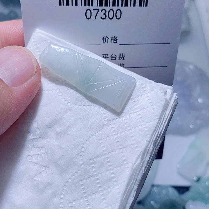 翡翠未镶嵌颈饰天光墟翡翠市场现金代购