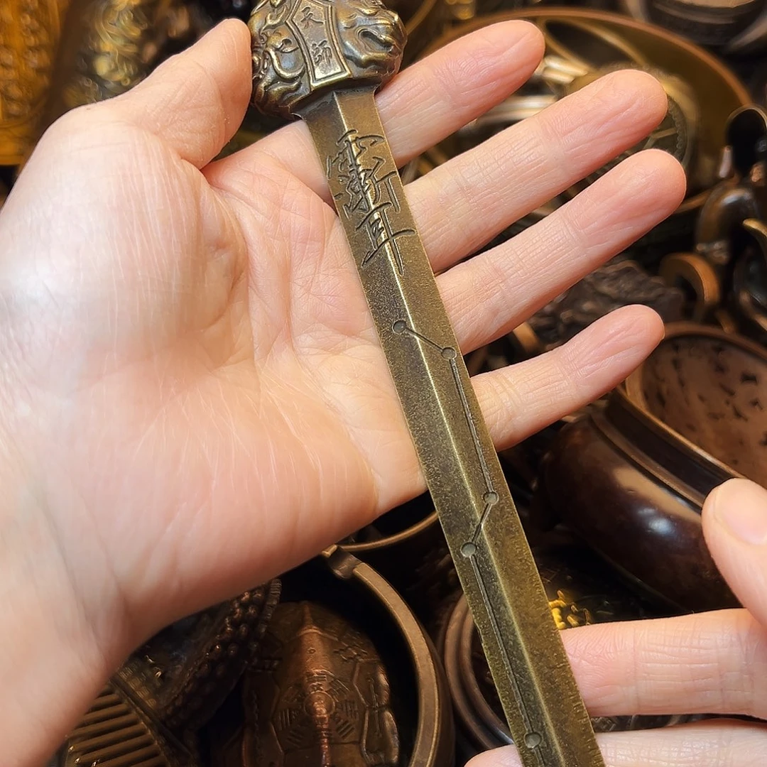 精美铜器工艺品等