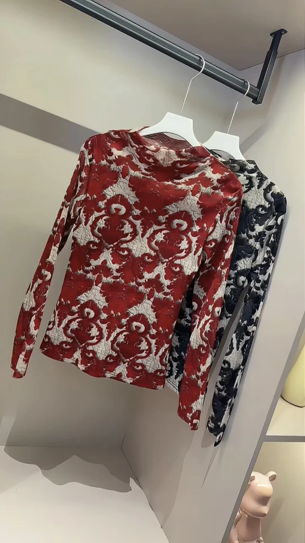 秋冬季欧货长袖T恤显瘦百搭洋气打底衫晕染碎花弹力红色小衫上衣