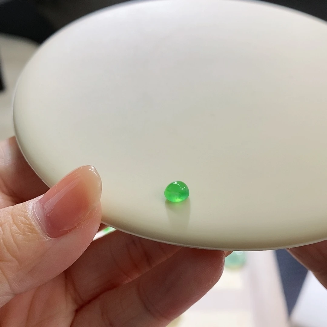 翡翠把件未镶嵌蛋面