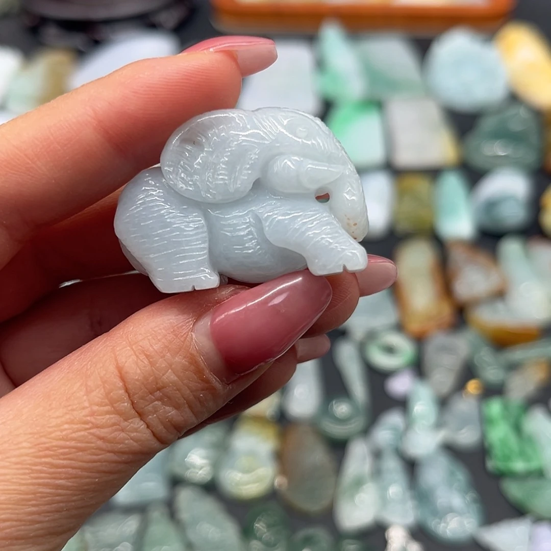 【闪购商品】翡翠颈饰未镶嵌大象