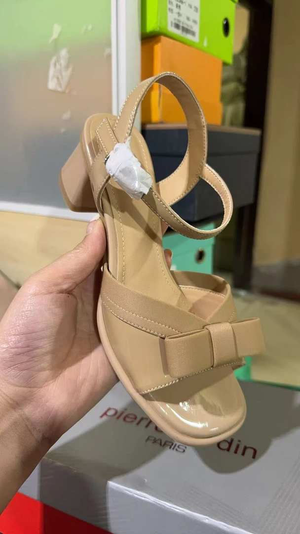 1616 新款夏季百搭休闲凉鞋