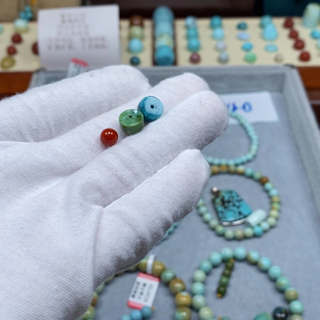 南红玛瑙配饰未镶嵌