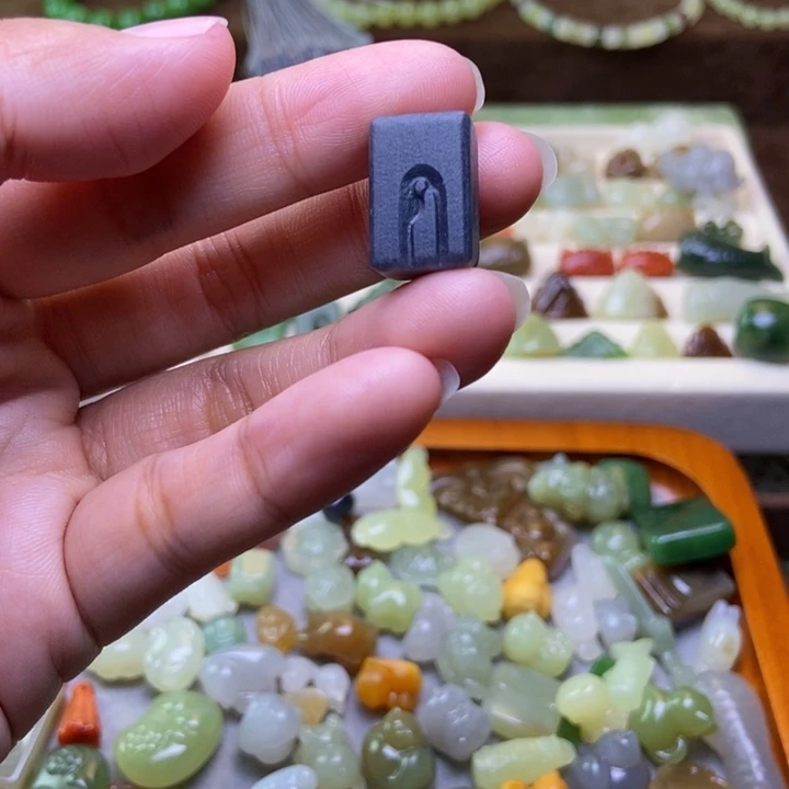 佳****和田玉未镶嵌手链