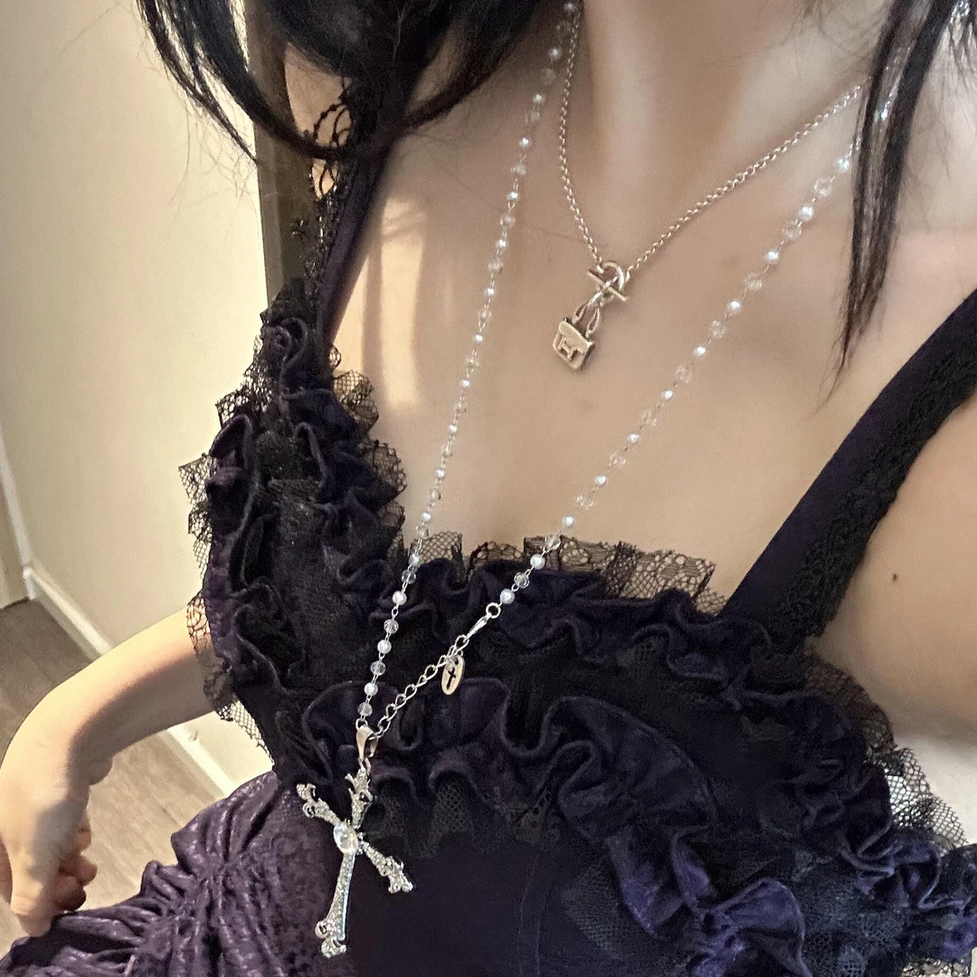 合金仿珍珠项链 十字架长款项链辣妹甜酷小众设计感吊坠锁骨链C69