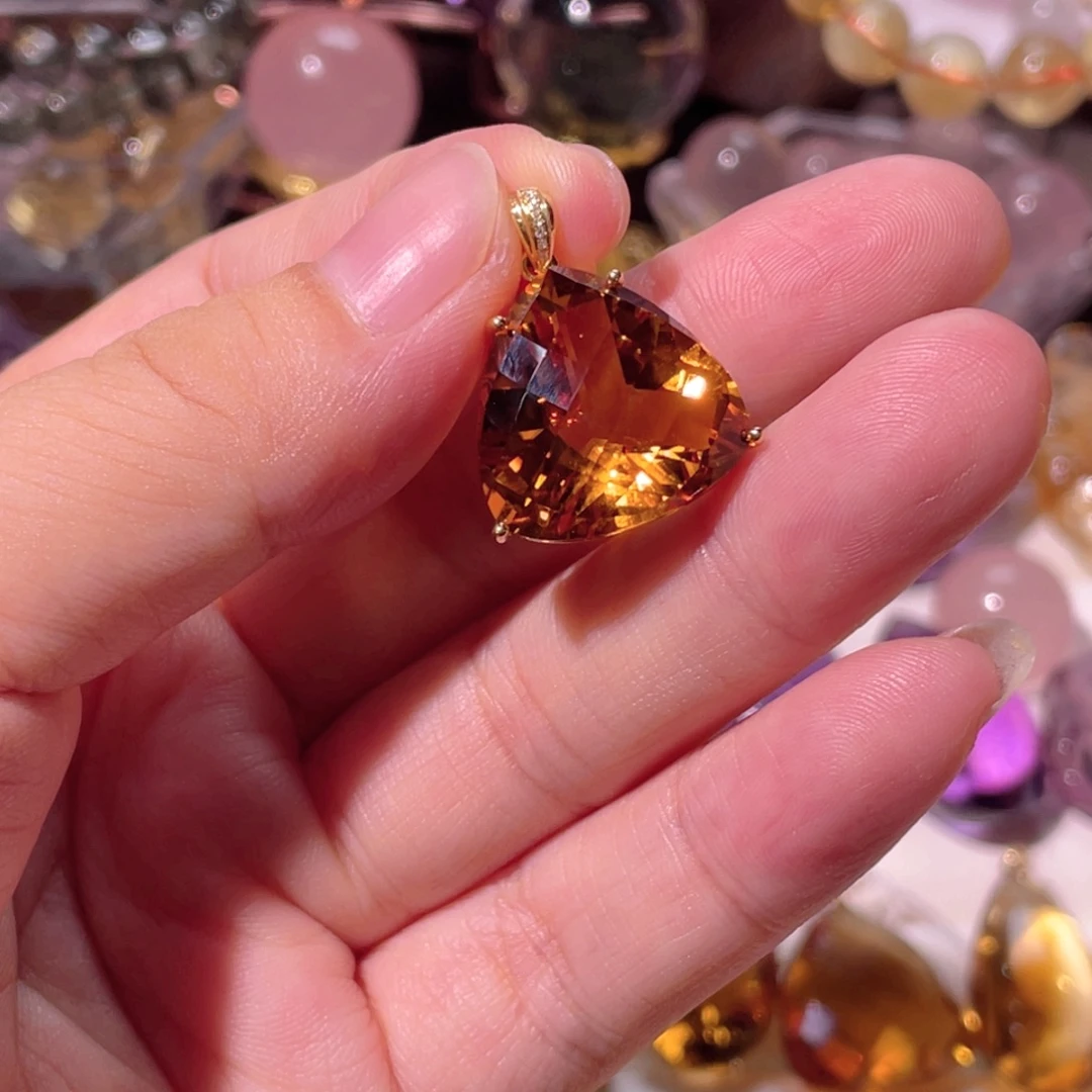 颈饰18K金镶嵌水晶
