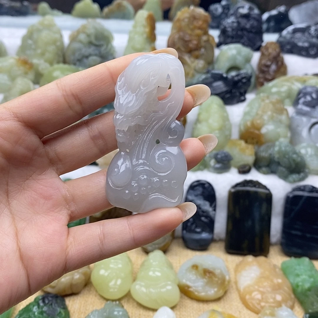 和田玉未镶嵌颈饰