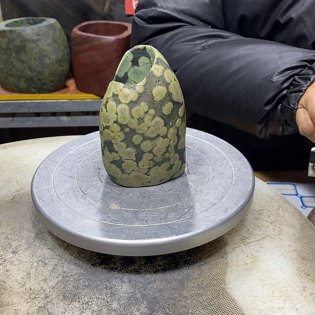 *****石头花瓶的设计很棒啊