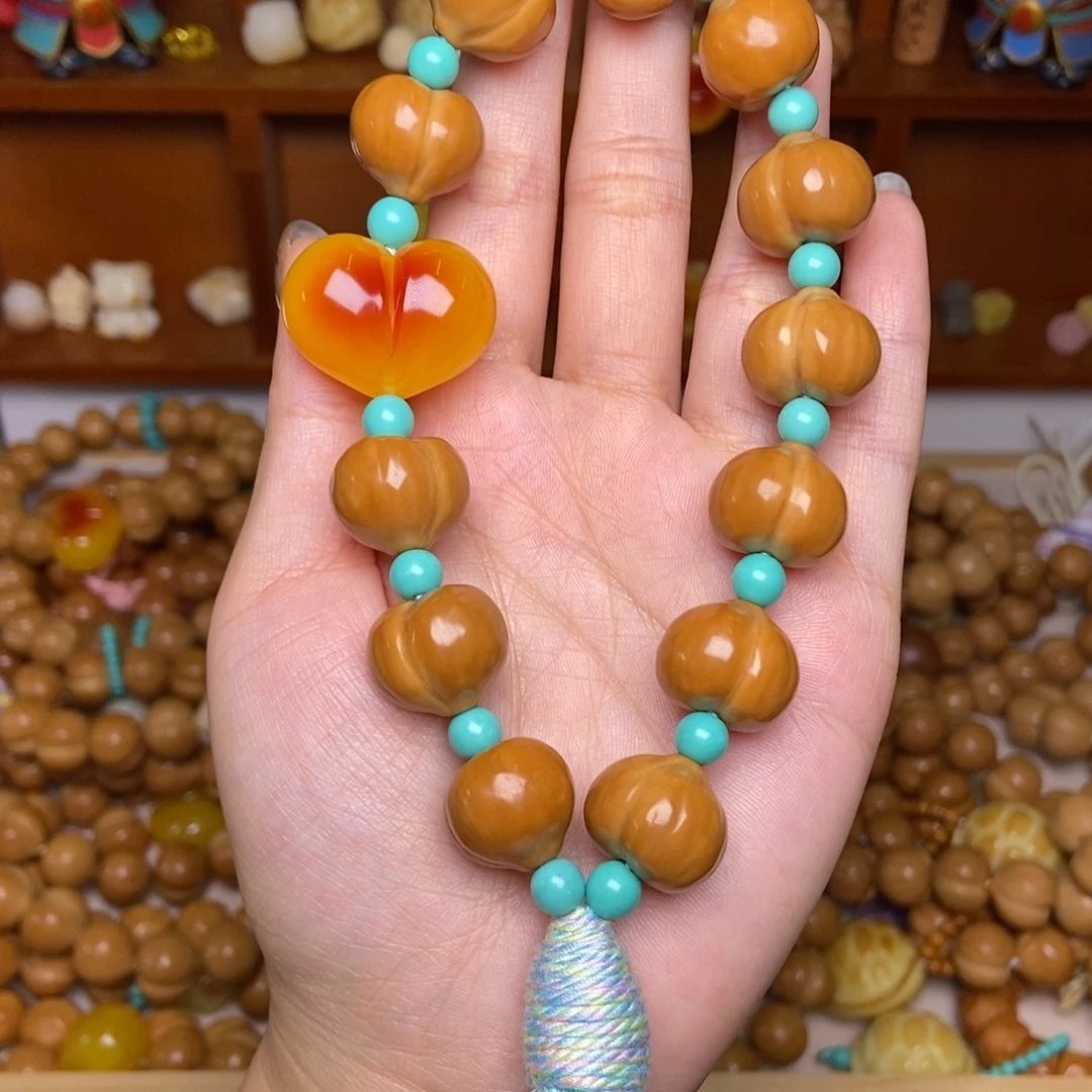 猴头核桃吊坠妙语连珠手持