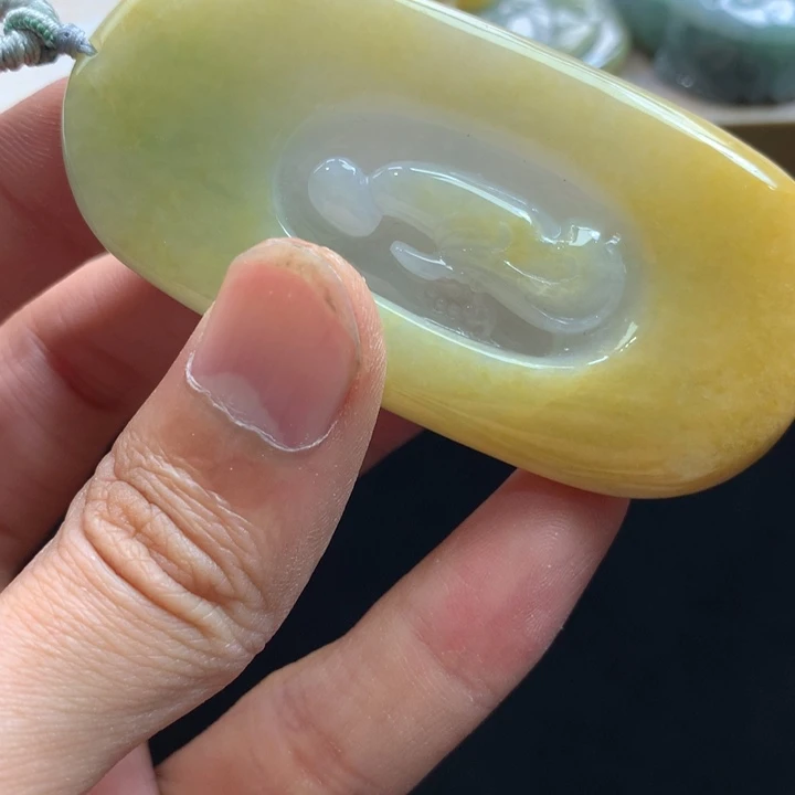 翡翠未镶嵌颈饰吊坠