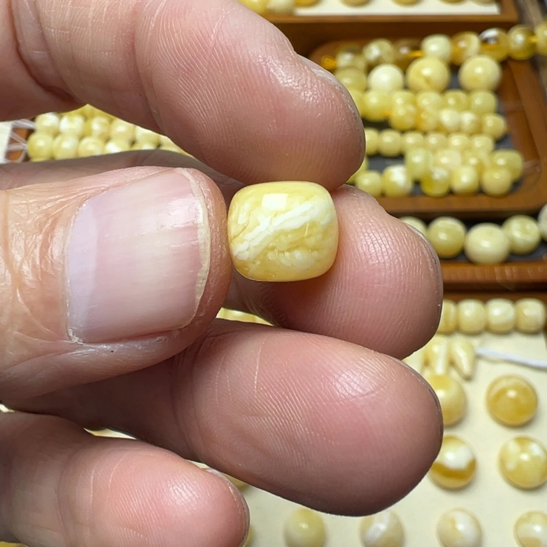 如***意琥珀未镶嵌裸石琥珀蜜蜡