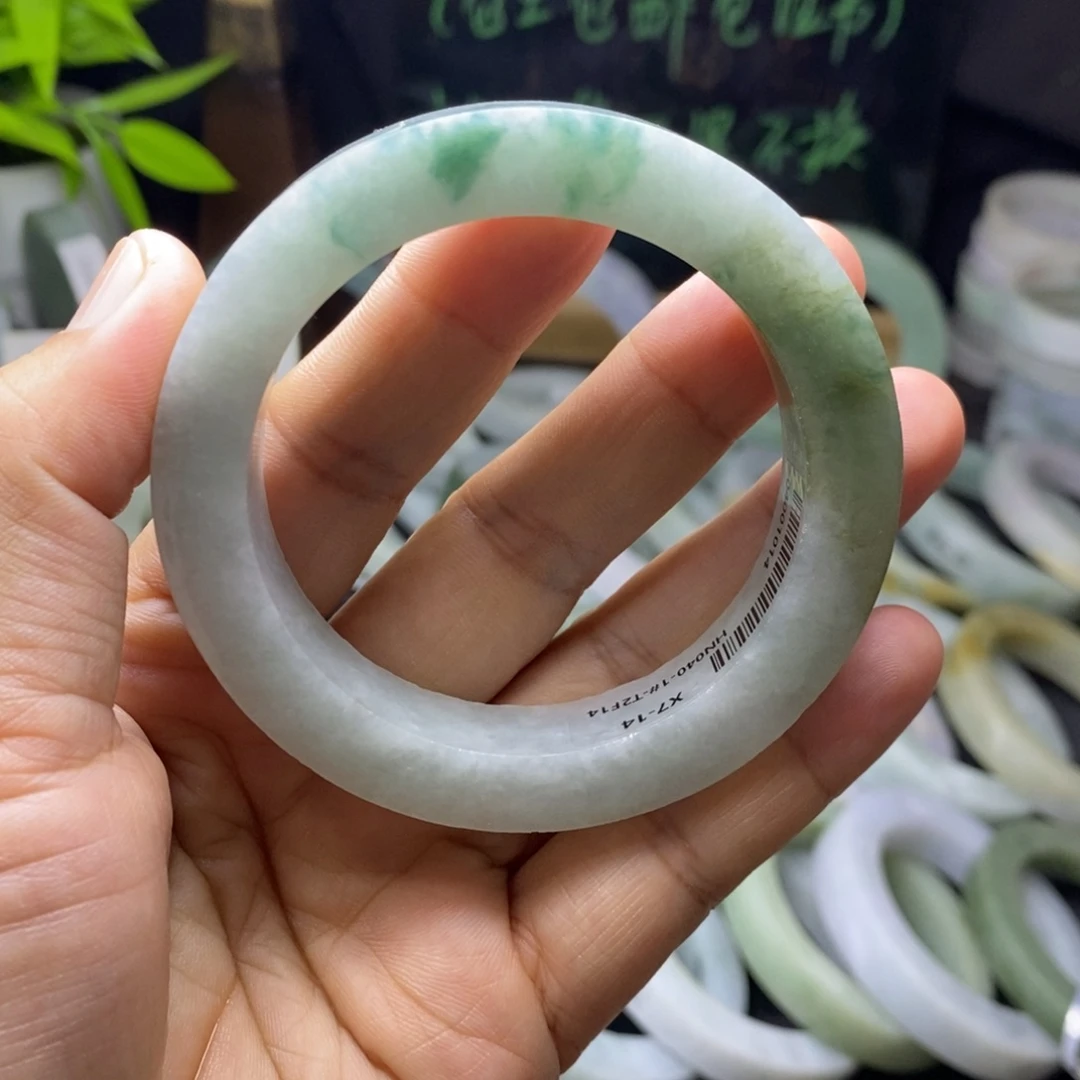 未镶嵌手镯定制翡翠