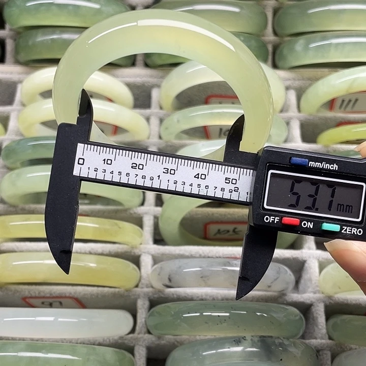 蛇纹石玉未镶嵌手镯115