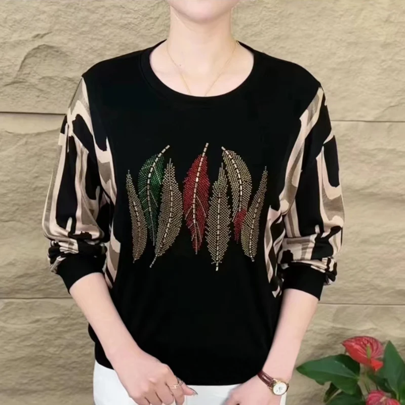 长袖t恤女大码圆领显瘦中年妈妈打底衫新款洋气时尚烫钻显瘦上衣