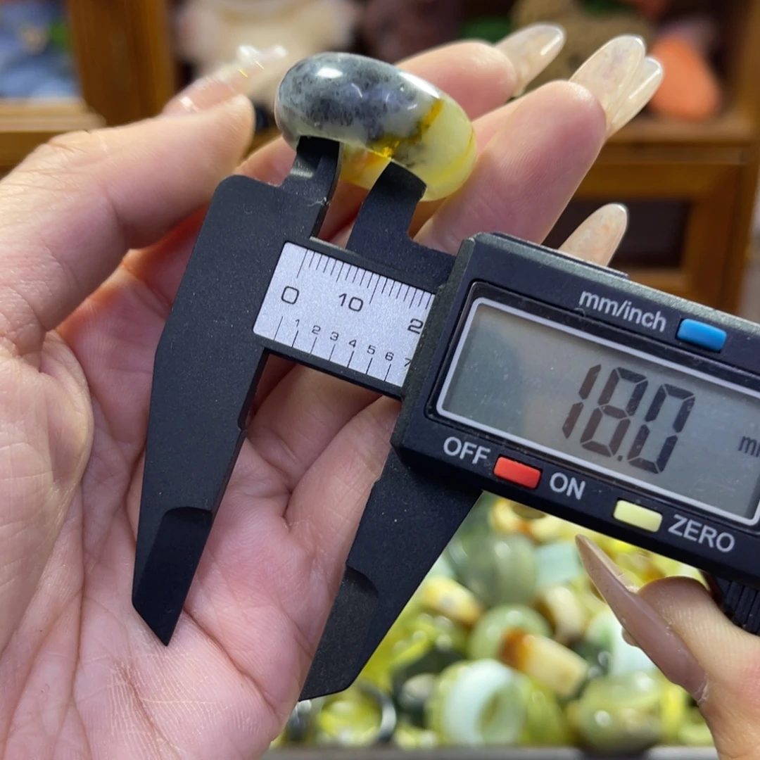 蛇纹石玉未镶嵌手镯22