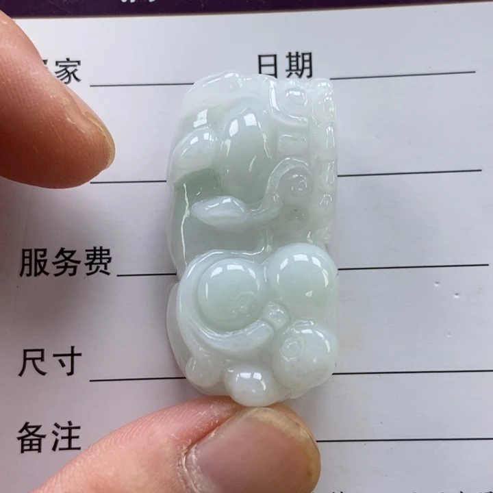 翡翠未镶嵌颈饰霸王貔貅