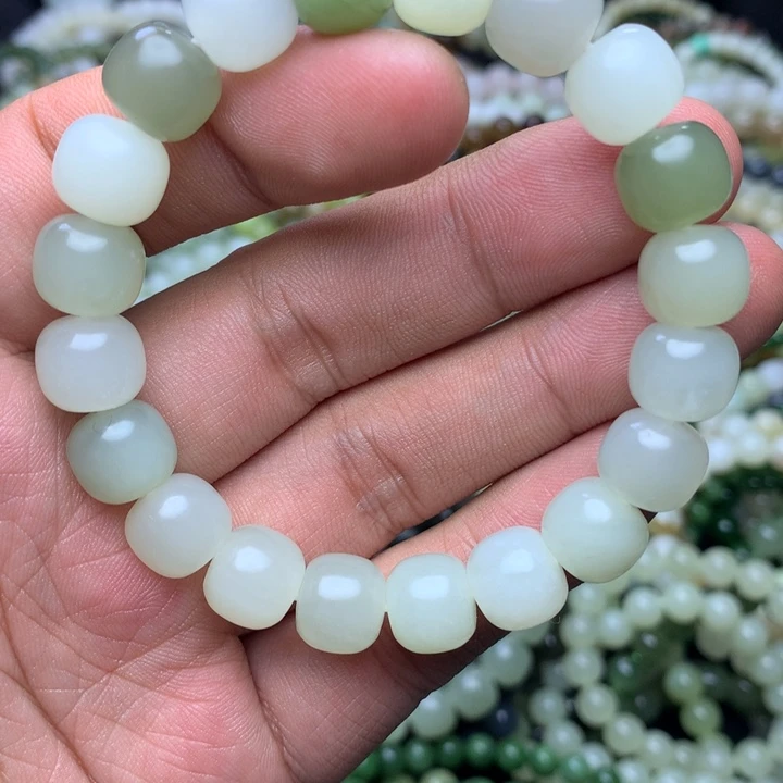 和田玉未镶嵌手串福利款 有包容 有微微棉跟水线