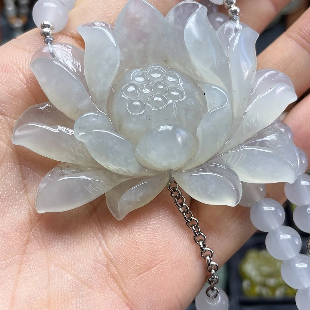 蛇纹石玉未镶嵌颈饰如**祥