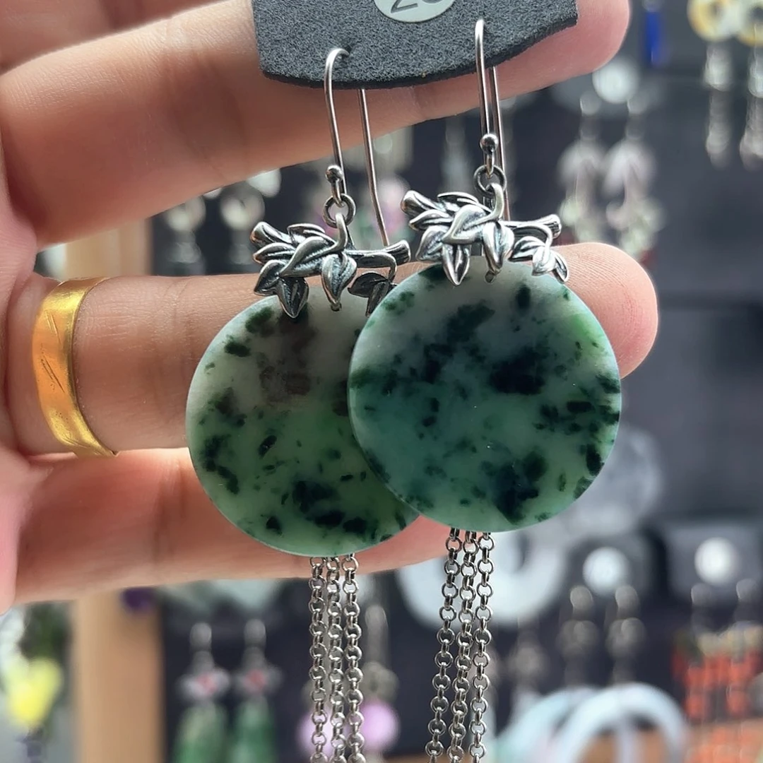 翡翠银S925镶嵌耳饰时**梭