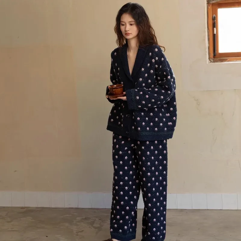 族玛士3679女士秋冬加厚保暖可外穿半边绒碎花睡衣套装
