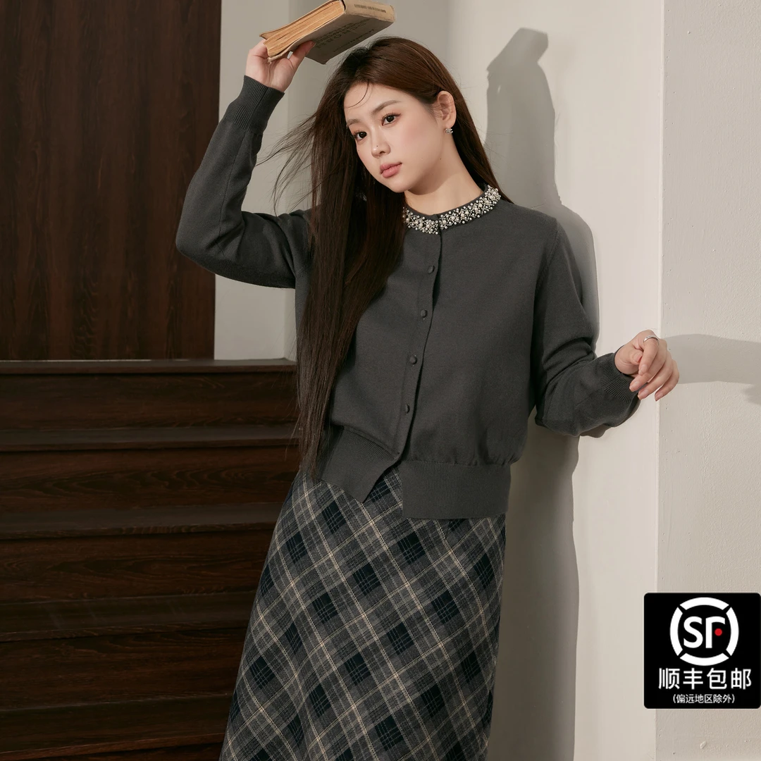 蓝语大码女装胖mm小香风针织衫上衣显瘦格纹半身裙秋冬套装25361