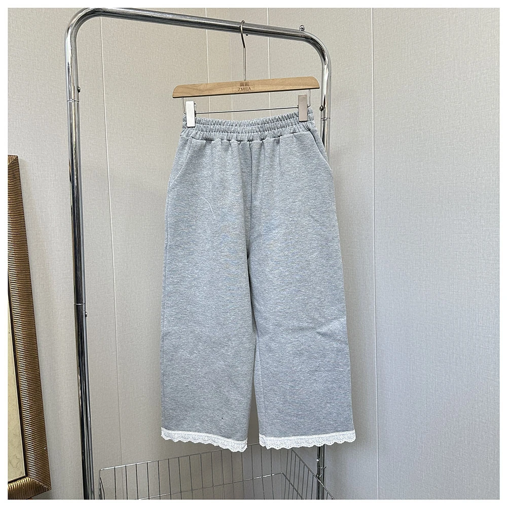 K132夏季新款女士宽松松紧腰拼接蕾丝休闲七分裤