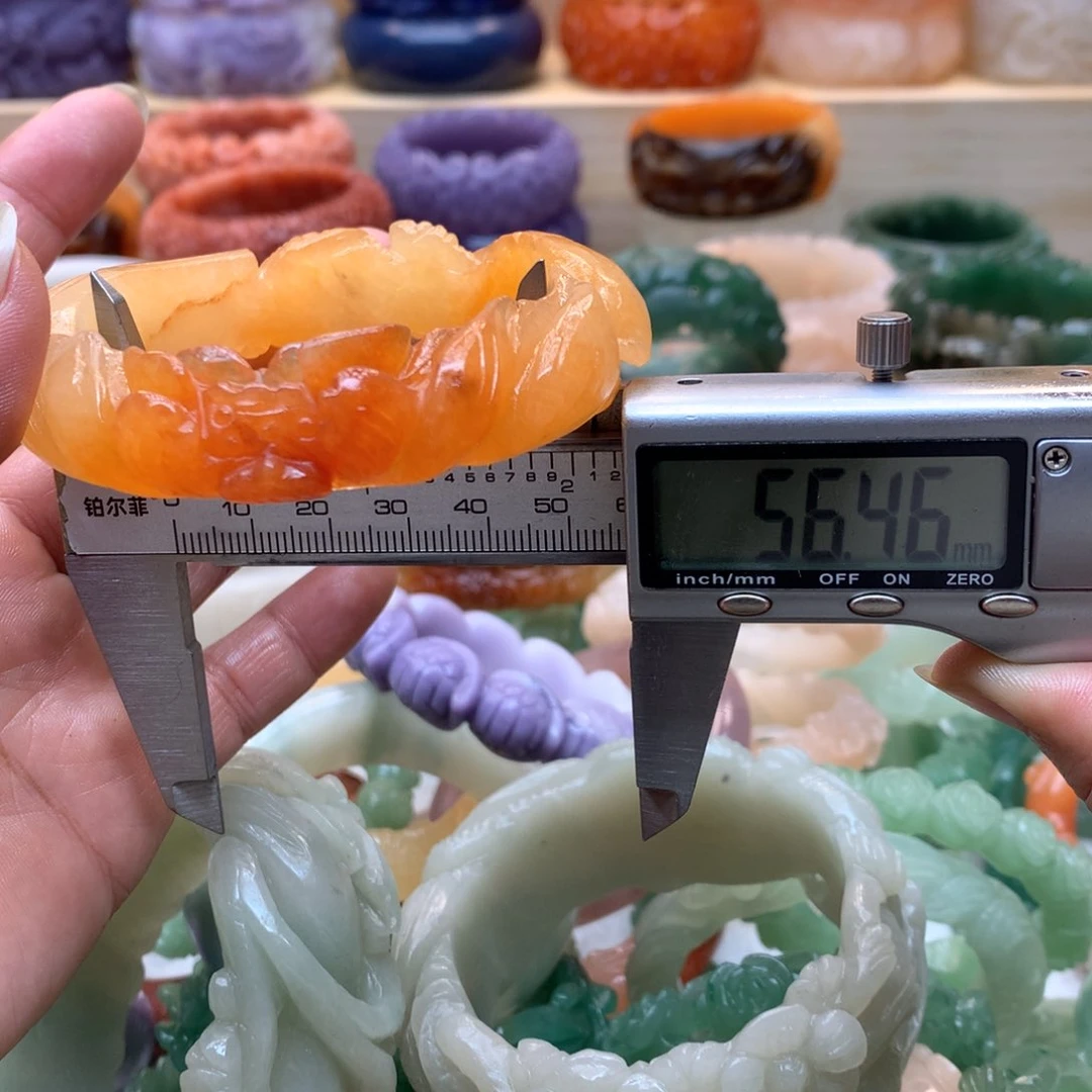 未镶嵌手镯石英质玉