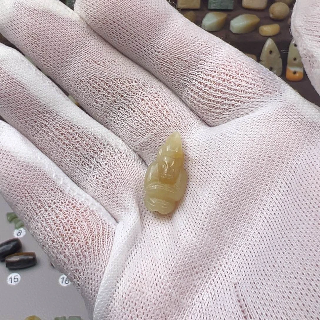 和田玉（黄玉）未镶嵌颈饰