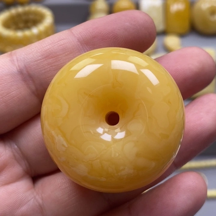 琥珀未镶嵌颈饰吊坠