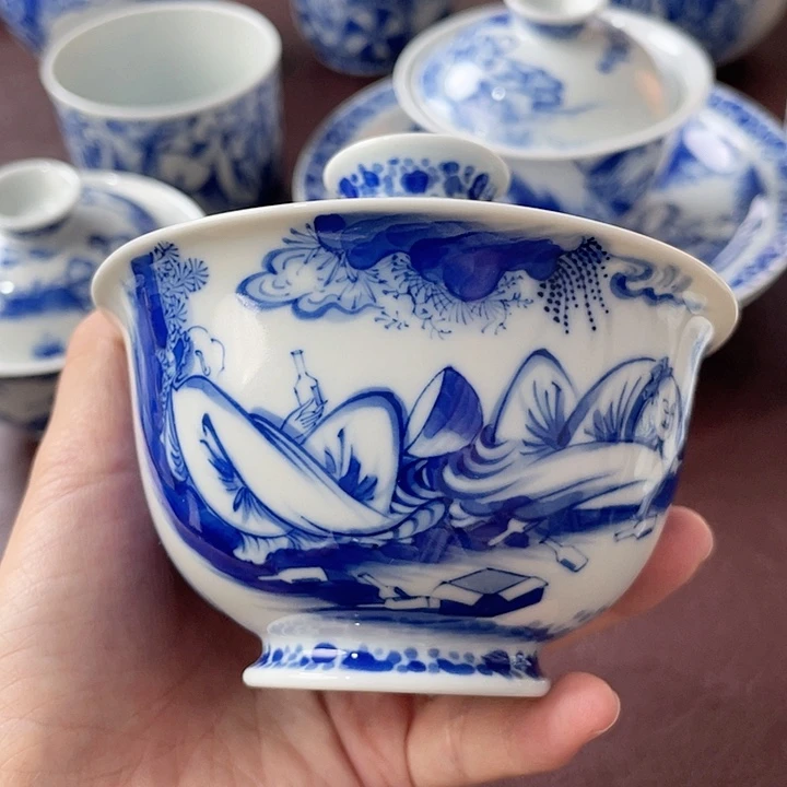 手绘青花人物铁锅炖大鹅