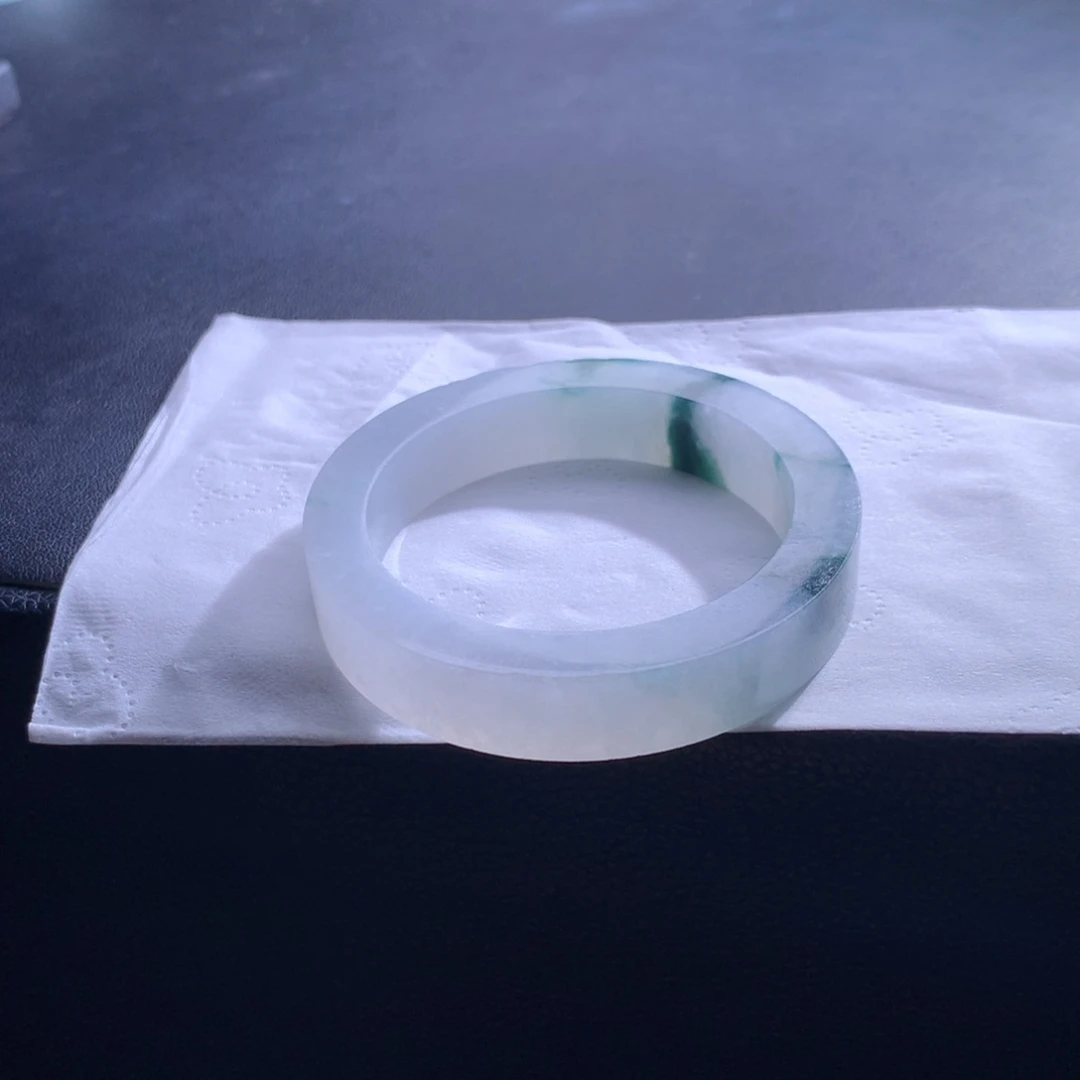 定制翡翠未镶嵌翡翠手镯