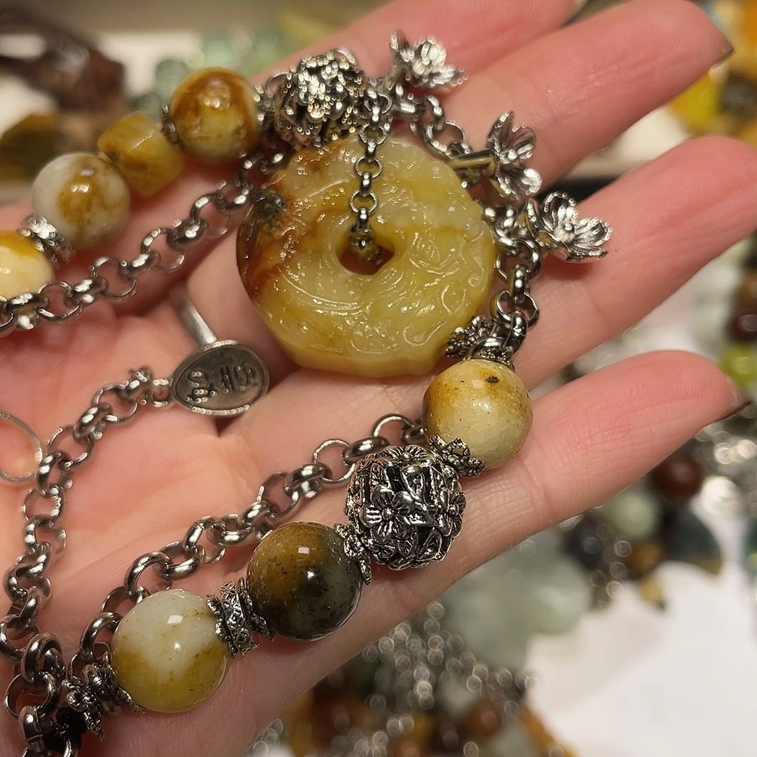 蛇纹石玉合金颈饰